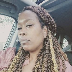 Meet your Posher, Misty